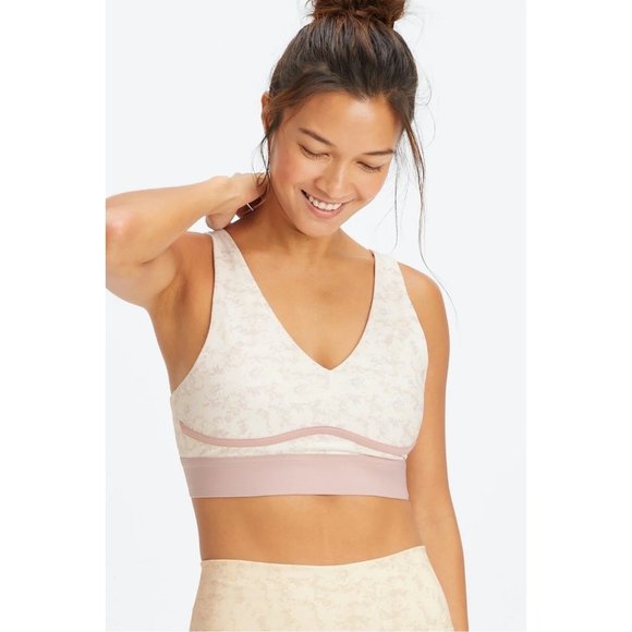 New Fabletics All Day Every Day Bra Size Medium Sports Bra - Picture 2 of 7